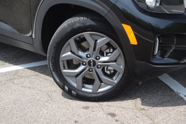 Used 2025 Kia Seltos LX AWD/4WD image 28