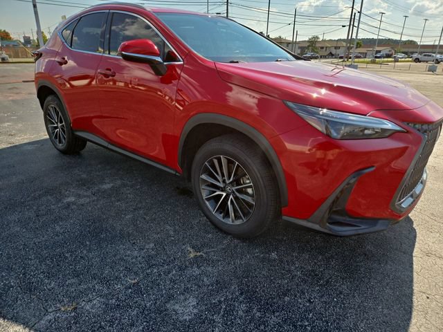 Used 2024 Lexus NX 250 FWD image 2