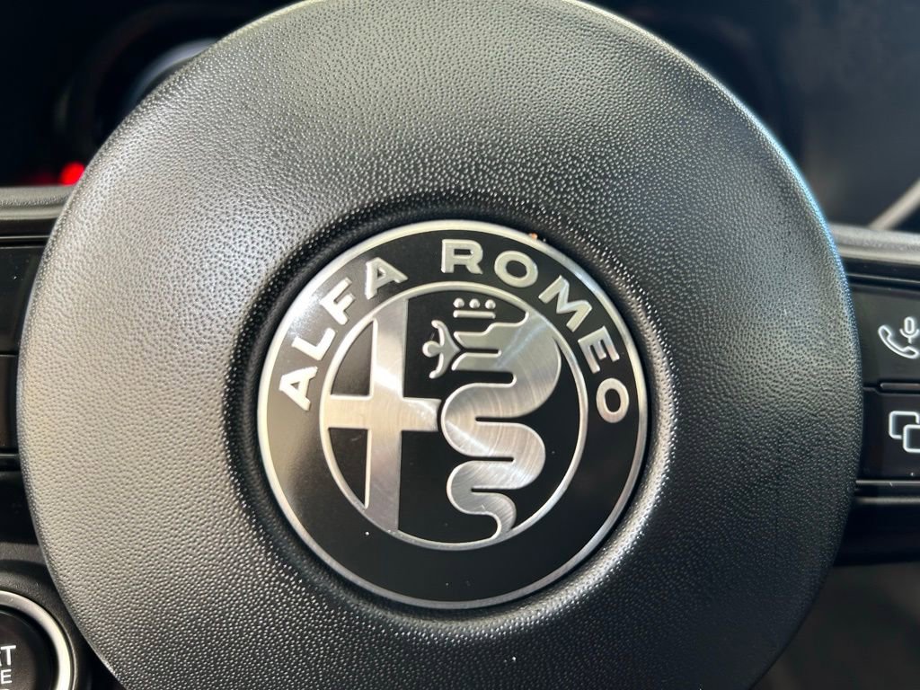 New 2025 Alfa Romeo Giulia w/ Driving Assist Package image 43