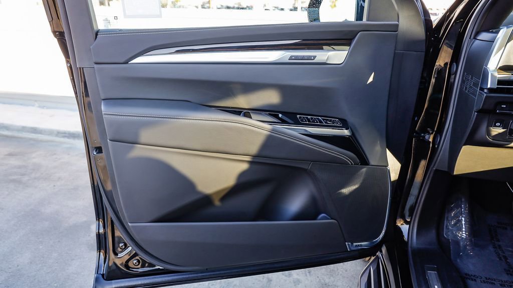 Used 2025 Cadillac Escalade Premium Luxury image 23