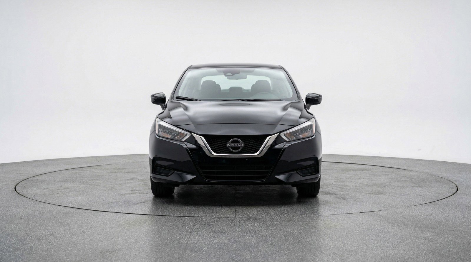 Used 2025 Nissan Versa SV image 2