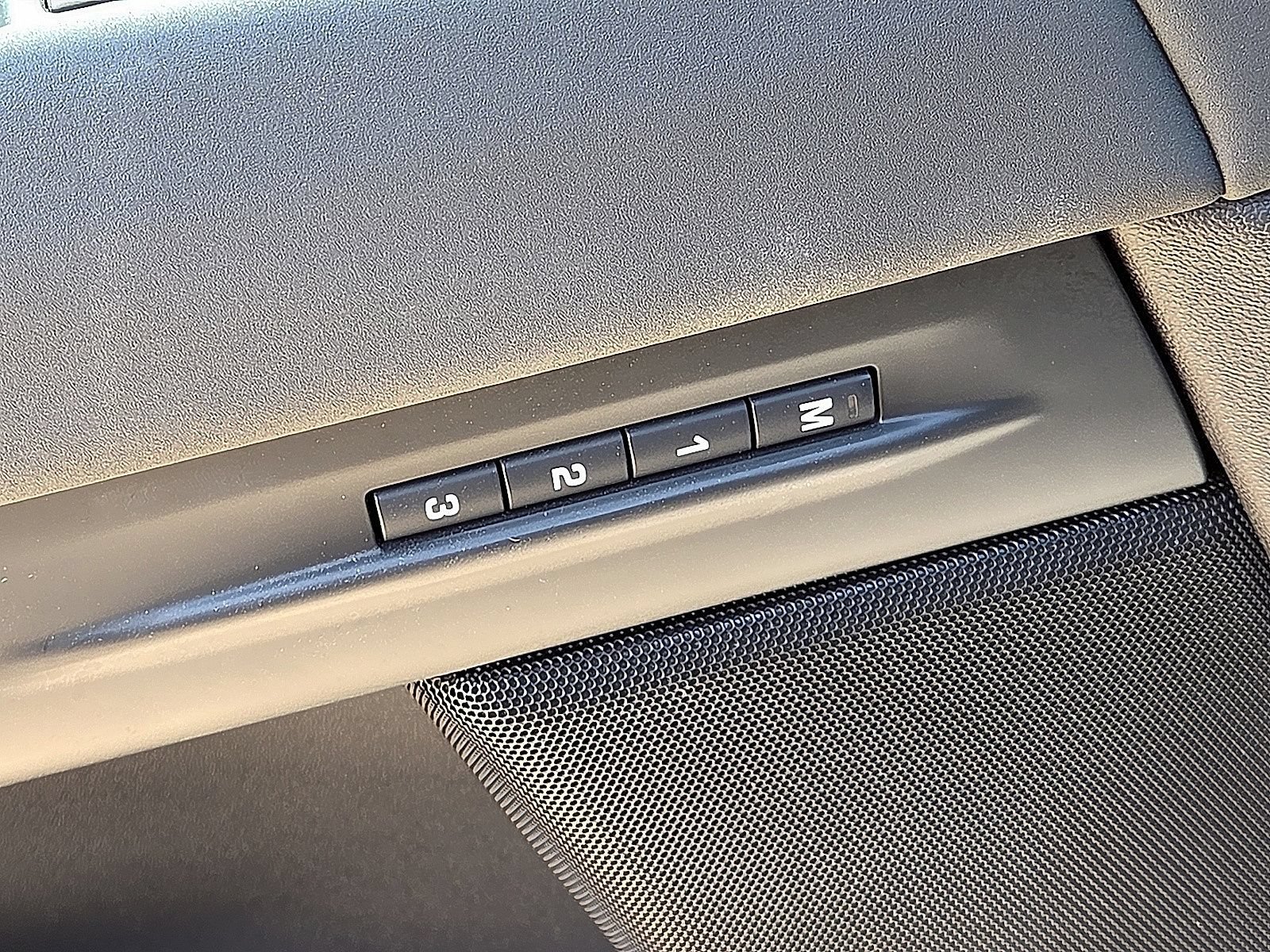 Used 2024 Land Rover Range Rover Evoque S AWD/4WD image 22