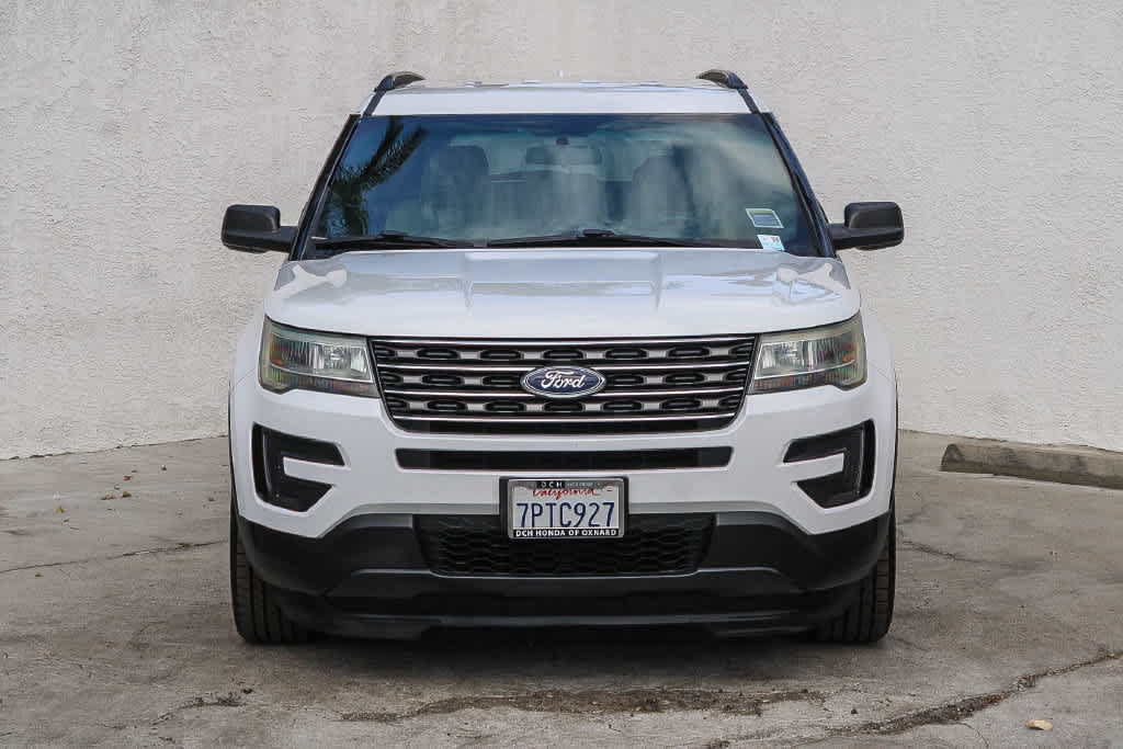 Used 2016 Ford Explorer FWD image 2