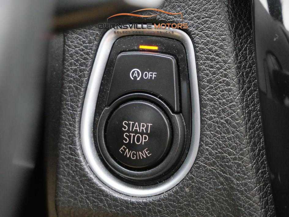 Used 2018 BMW 330i xDrive Sedan w/ Premium Package image 22