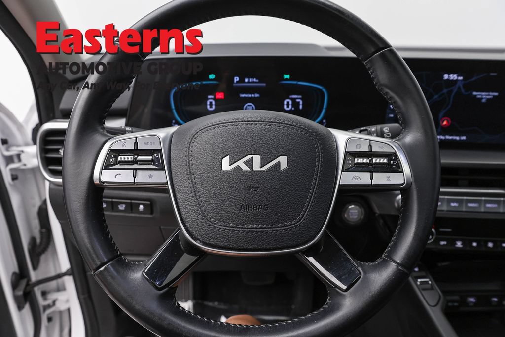 Used 2025 Kia Telluride S FWD image 10