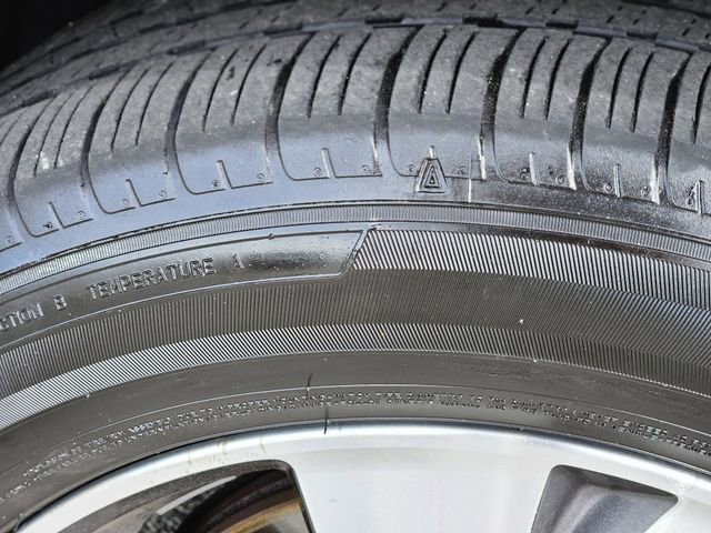 Used 2025 Subaru Ascent Premium image 11