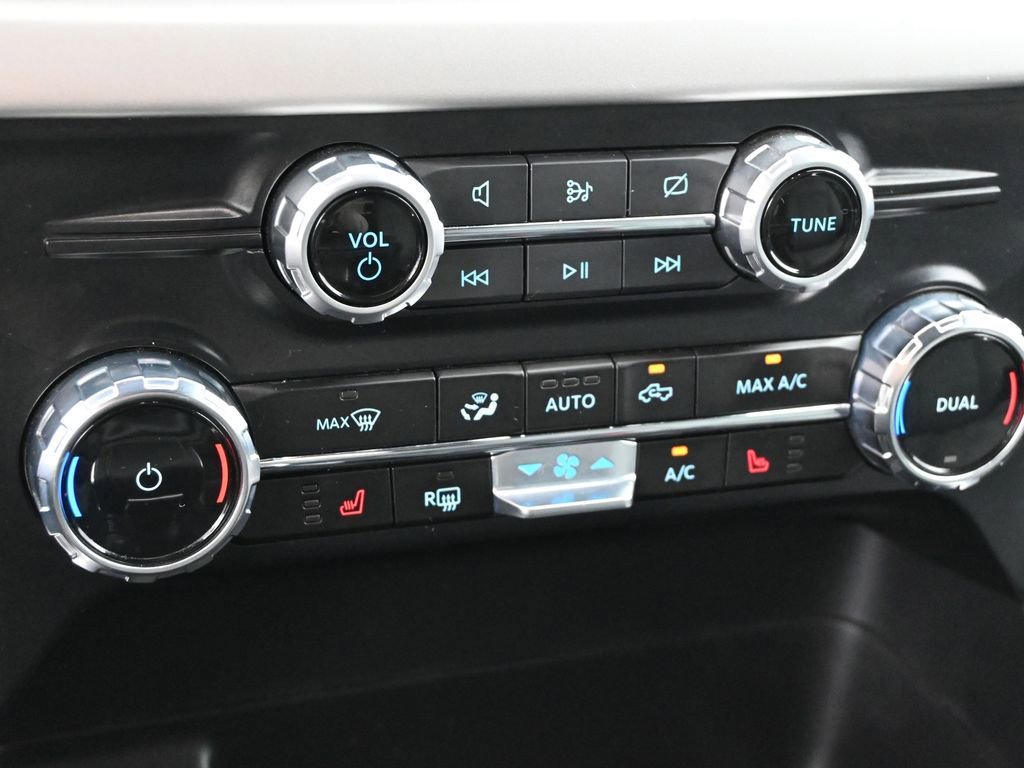 Used 2023 Ford F150 Lightning XLT image 17