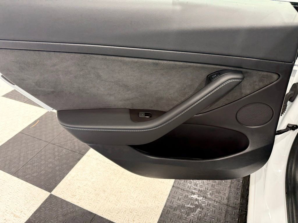 Used 2022 Tesla Model 3 image 18