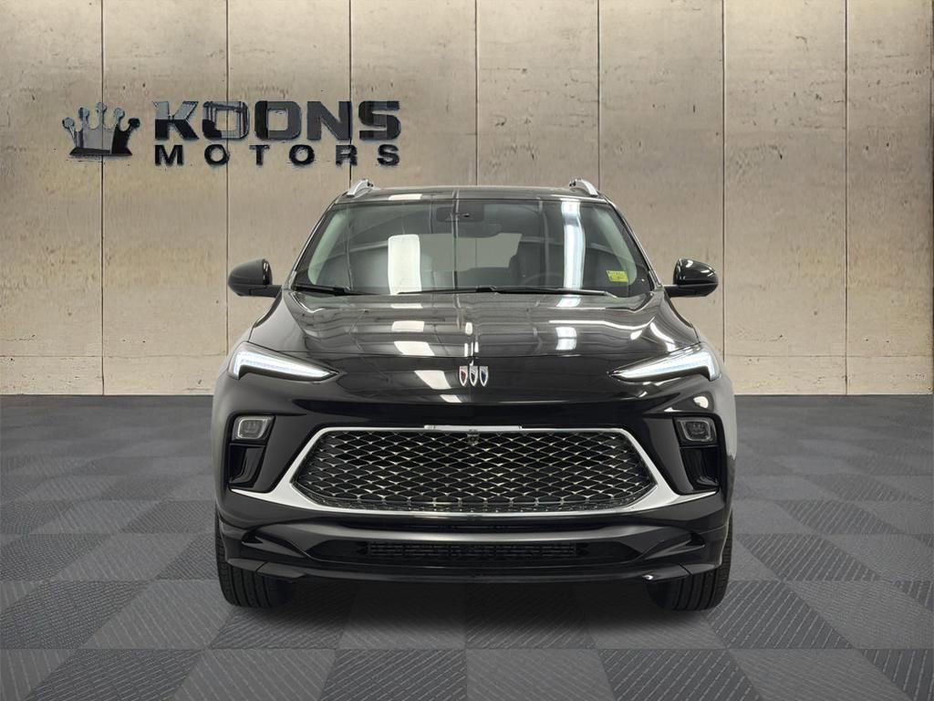 Used 2025 Buick Encore GX Avenir w/ Avenir Technology Package image 3