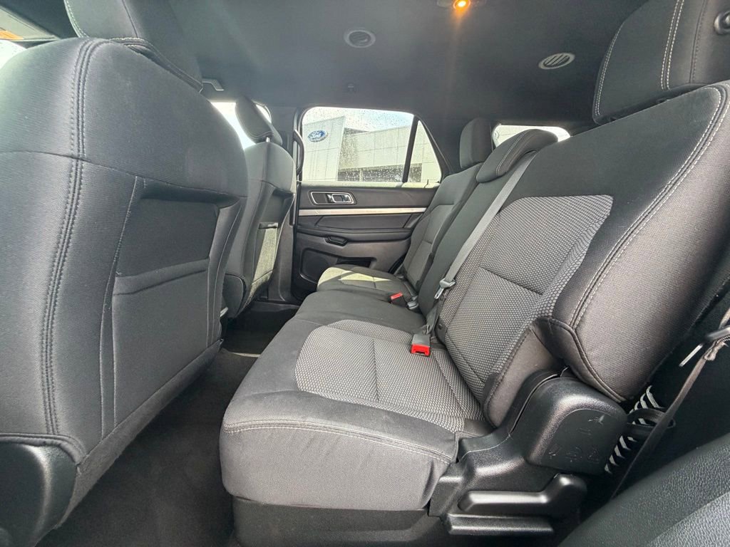 Used 2018 Ford Explorer XLT image 13