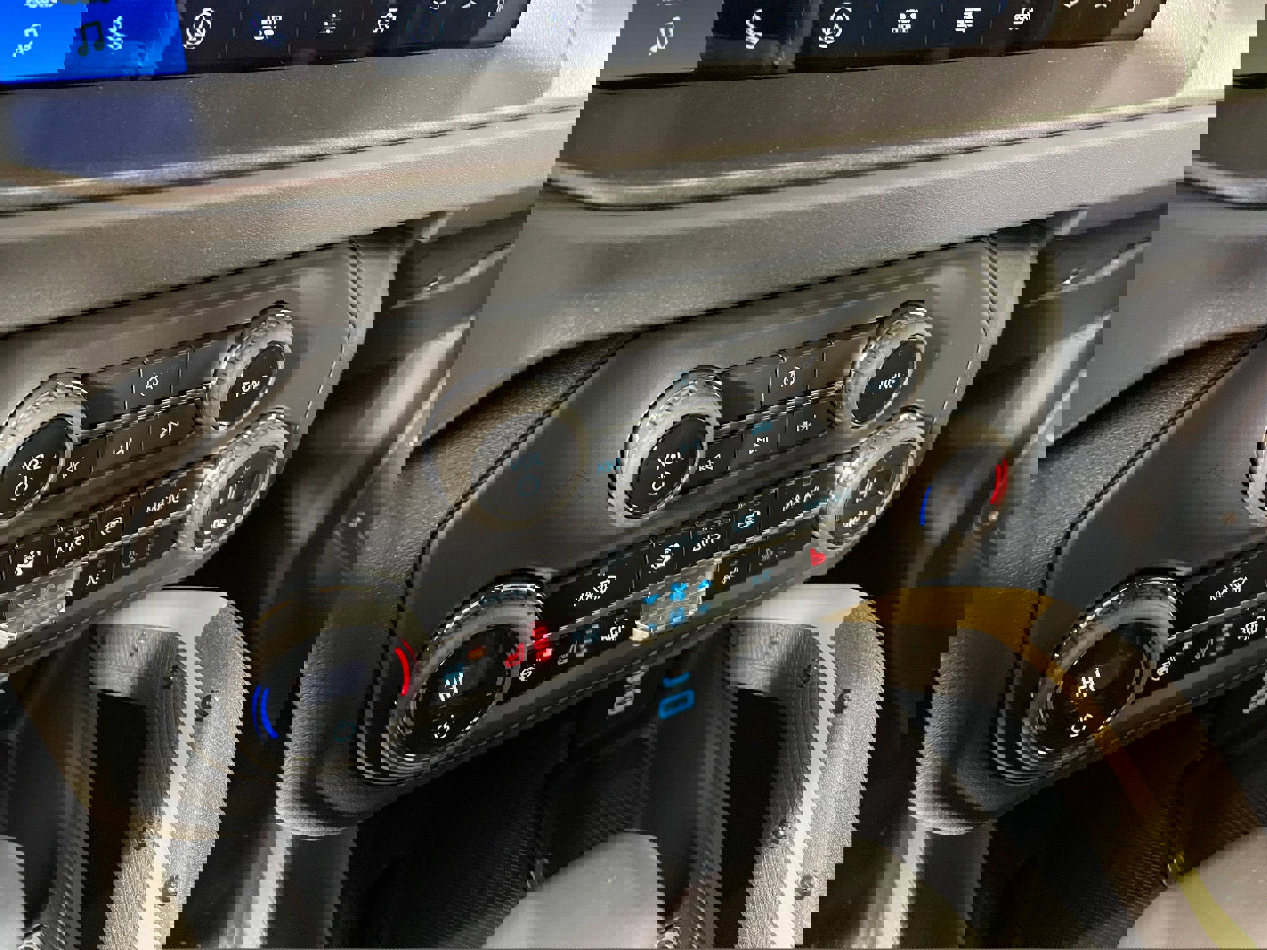 New 2025 Ford Bronco Badlands image 7