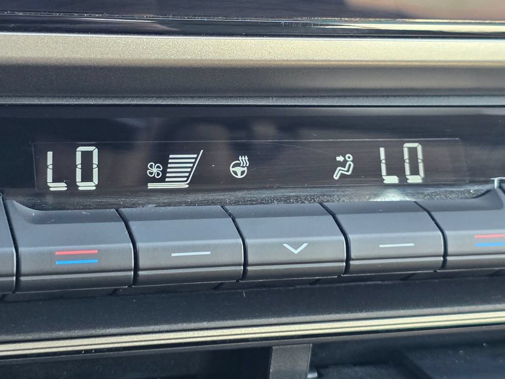Certified 2025 Toyota Camry XLE AWD/4WD image 8