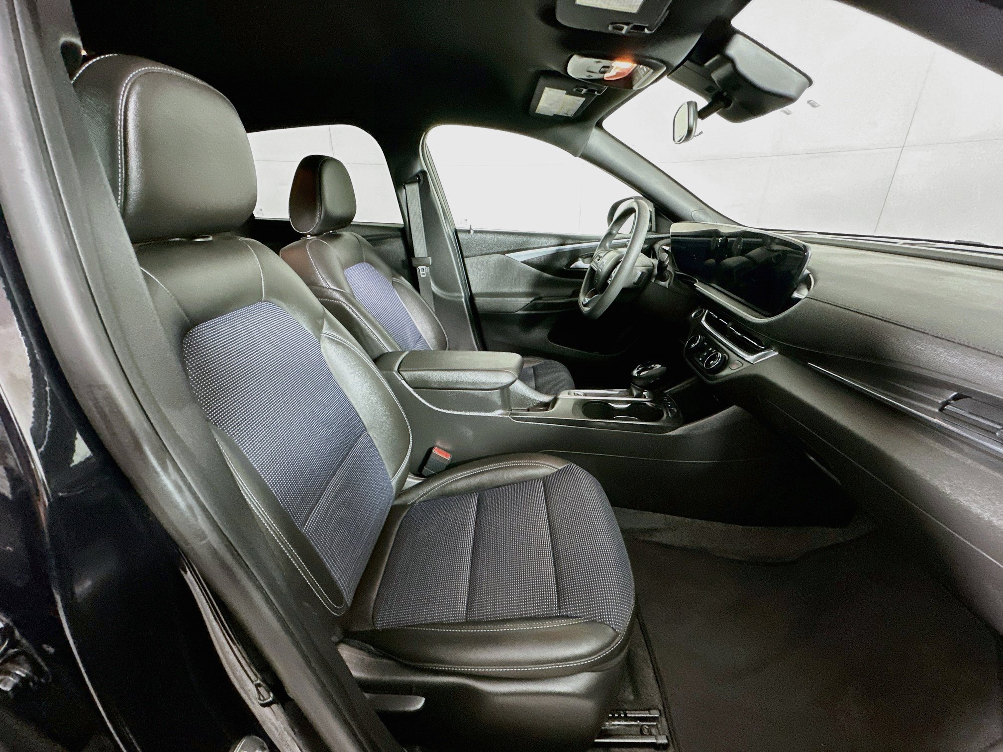 Used 2026 Buick Envista Preferred FWD image 28