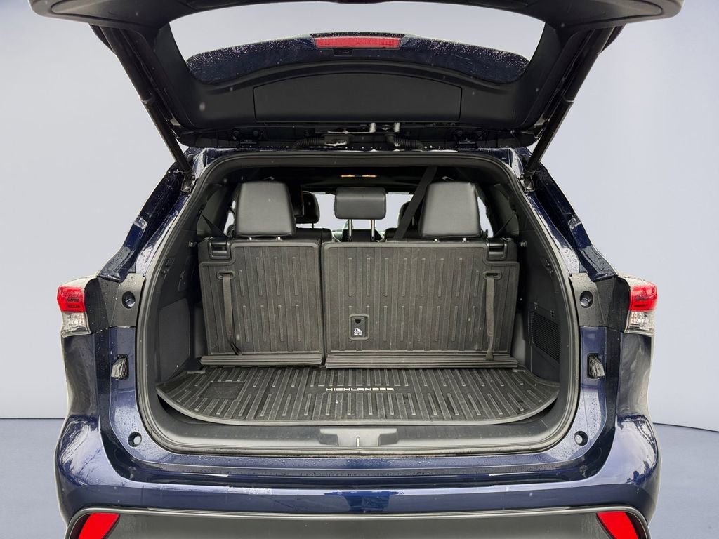Used 2021 Toyota Highlander XSE image 19