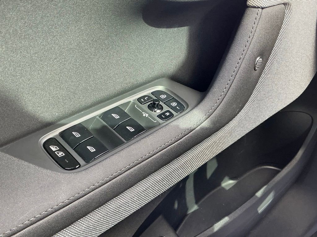 Used 2021 Polestar Polestar 2 image 31