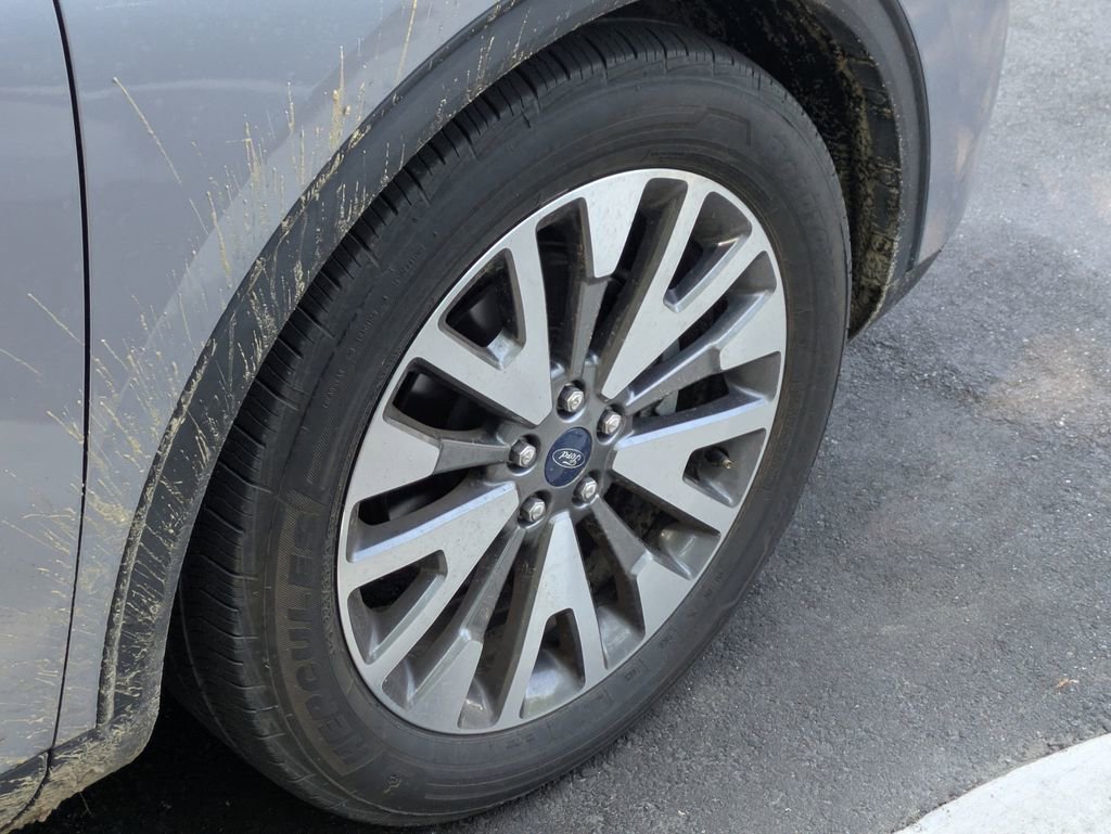 Used 2022 Ford Escape Titanium w/ Class II Trailer Tow Package FWD image 8