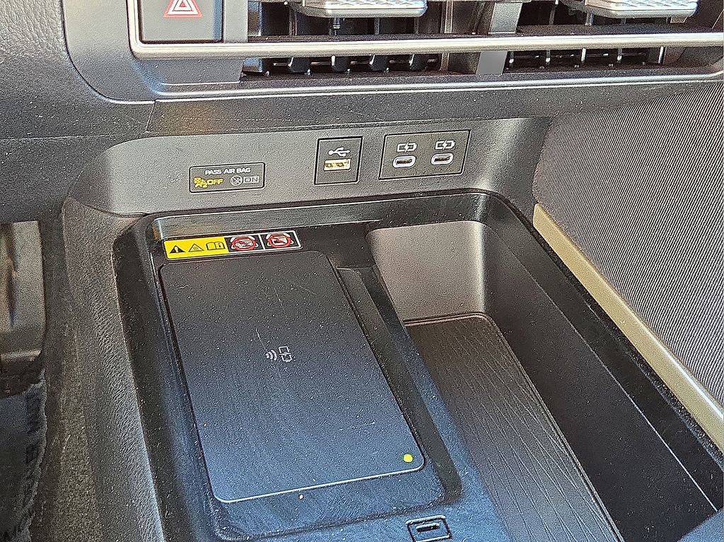 Used 2025 Toyota Camry LE image 31