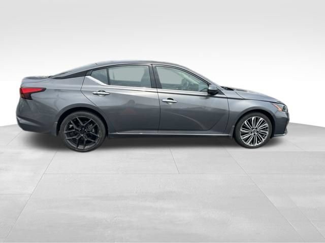 Used 2024 Nissan Altima 2.5 SL AWD/4WD image 8