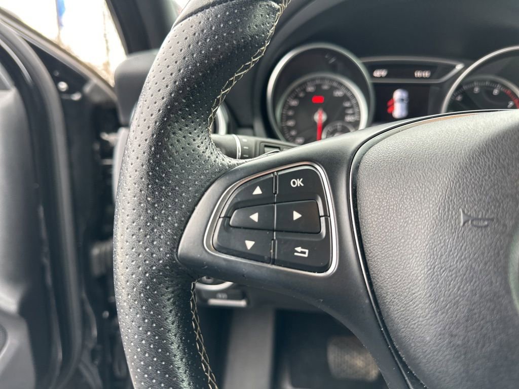 Used 2018 Mercedes-Benz GLA 250 4MATIC image 46