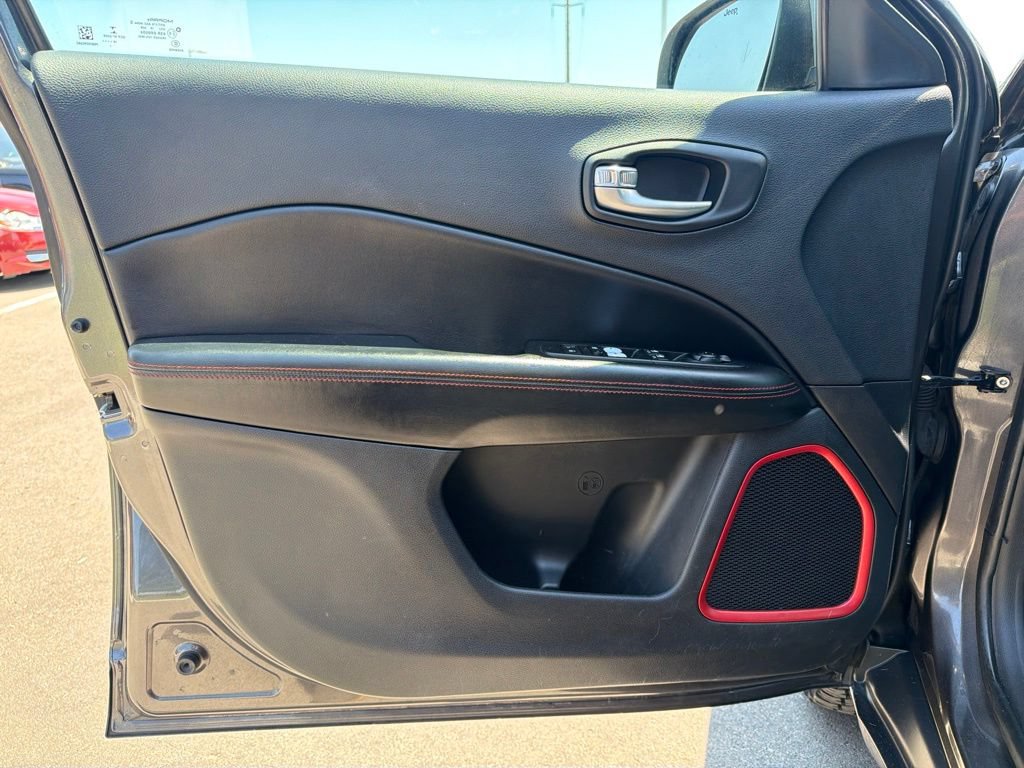 Used 2019 Jeep Compass Trailhawk w/ Leather Interior Group AWD/4WD image 21