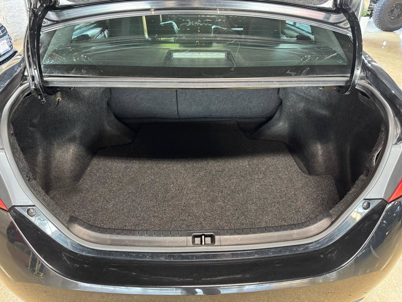 Used 2017 Toyota Corolla SE FWD image 33