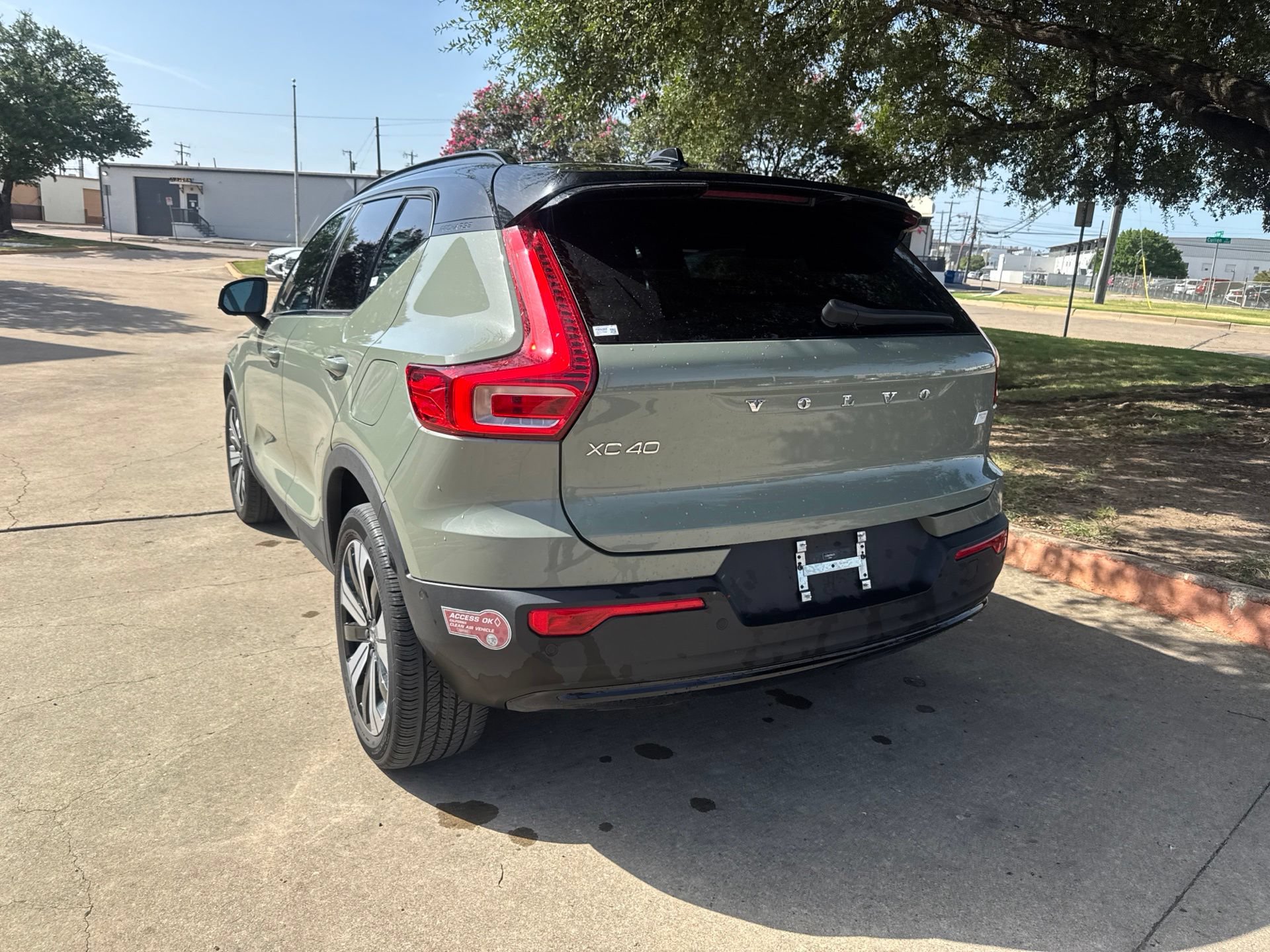 Certified 2023 Volvo XC40 Recharge Plus w/ Protection Package Premier AWD/4WD image 7