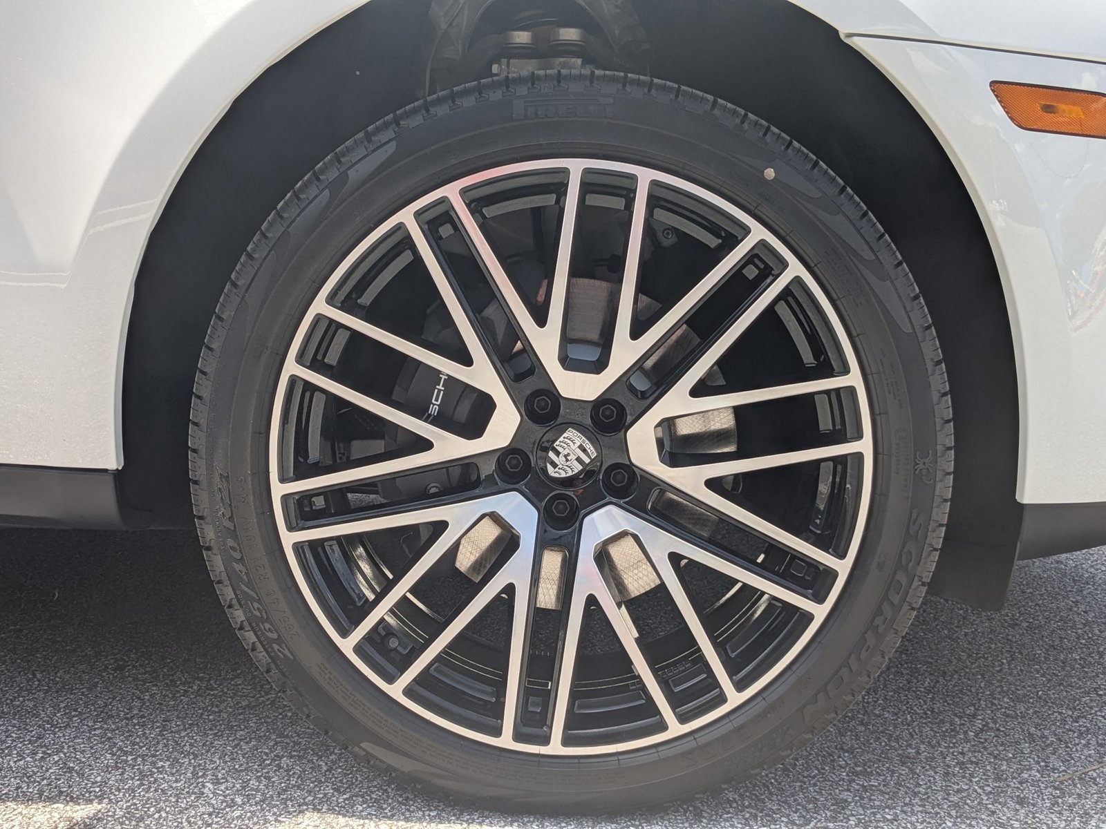 Used 2025 Porsche Macan image 30