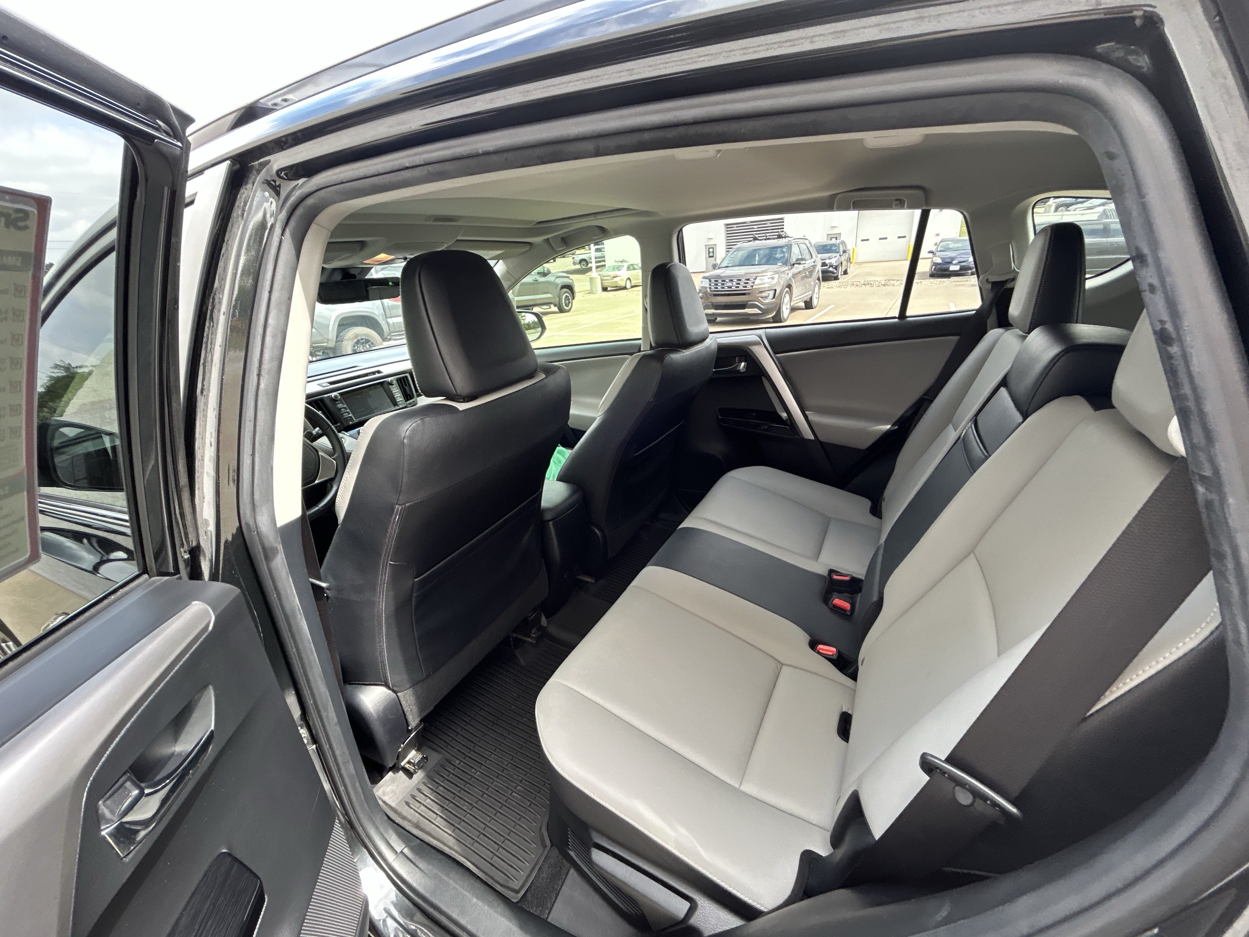Certified 2018 Toyota RAV4 Limited w/ Advanced Technology Package AWD/4WD image 10