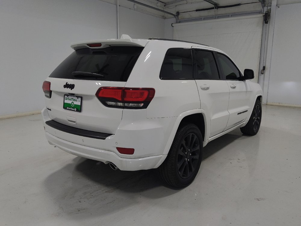 Used 2018 Jeep Grand Cherokee Altitude AWD/4WD image 9