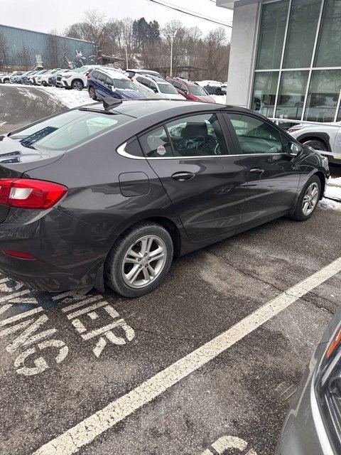 Used 2017 Chevrolet Cruze LT image 1