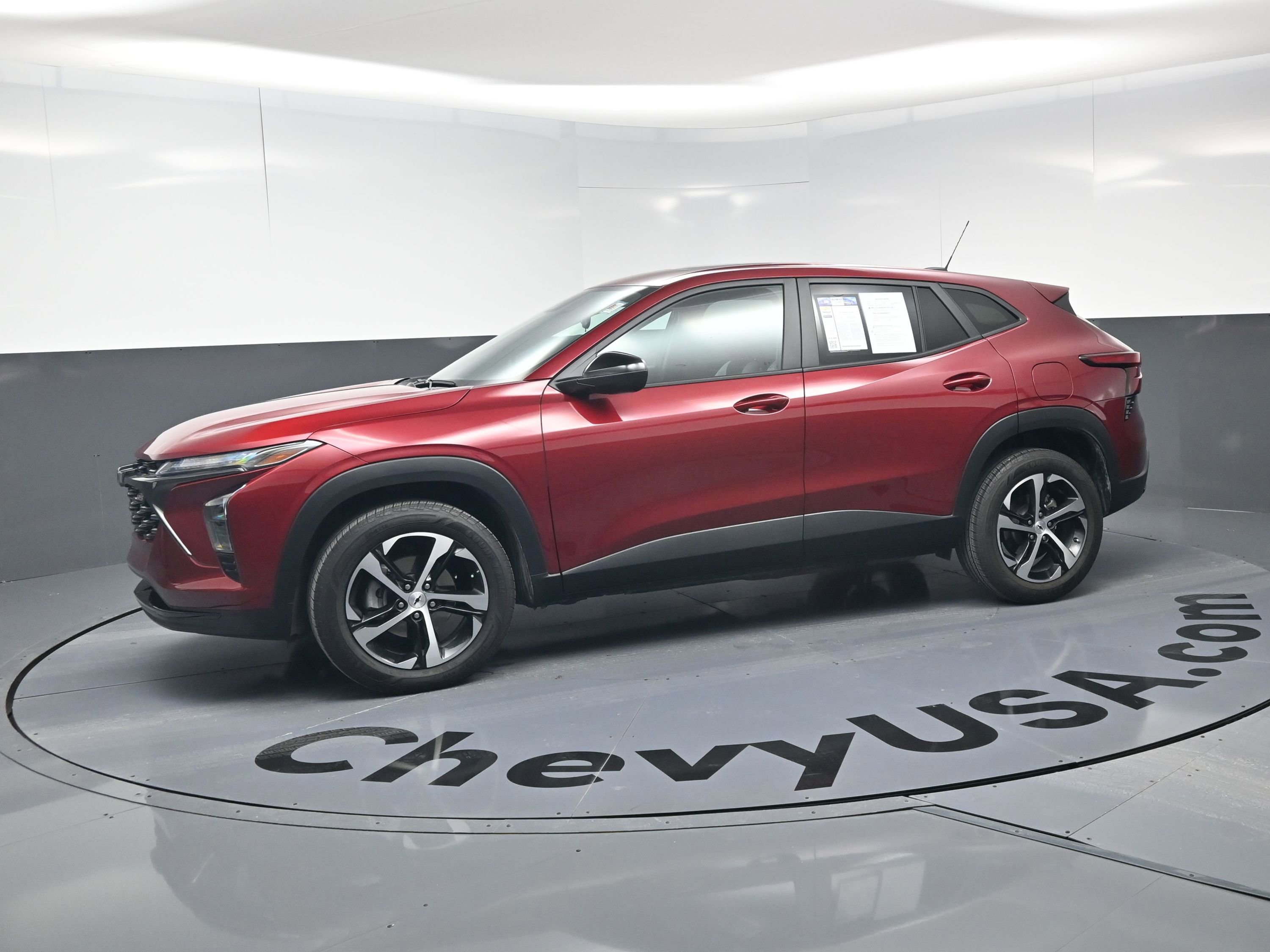 Used 2024 Chevrolet Trax RS w/ Sunroof Package image 6