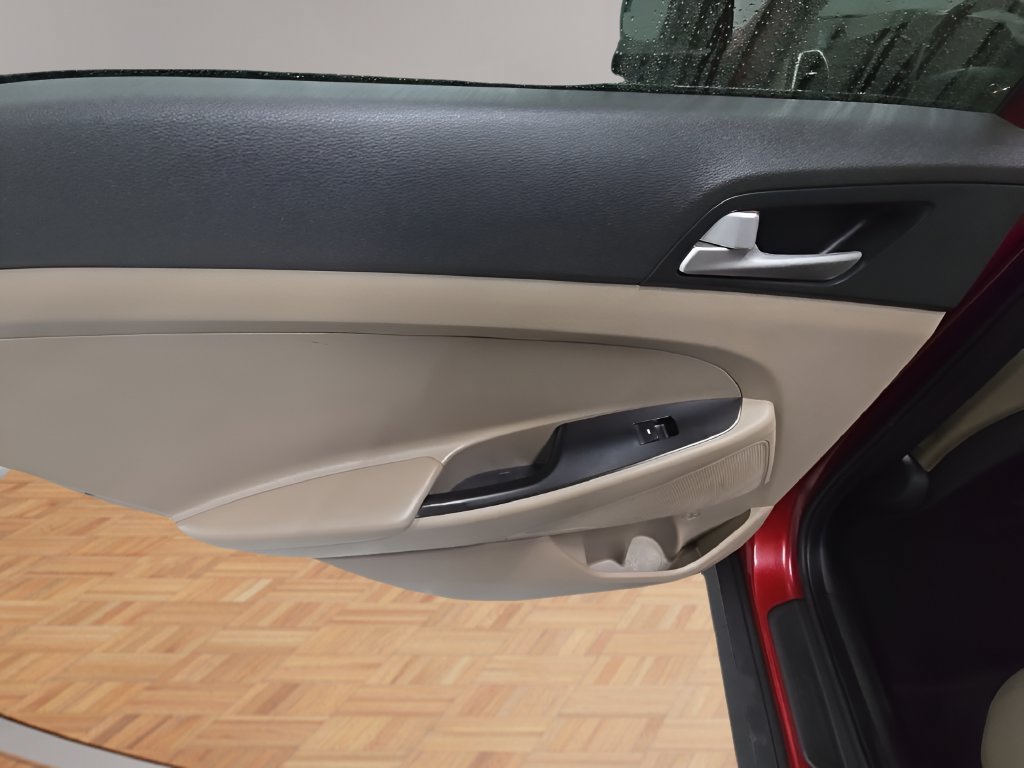 Used 2021 Hyundai Tucson SE FWD image 16