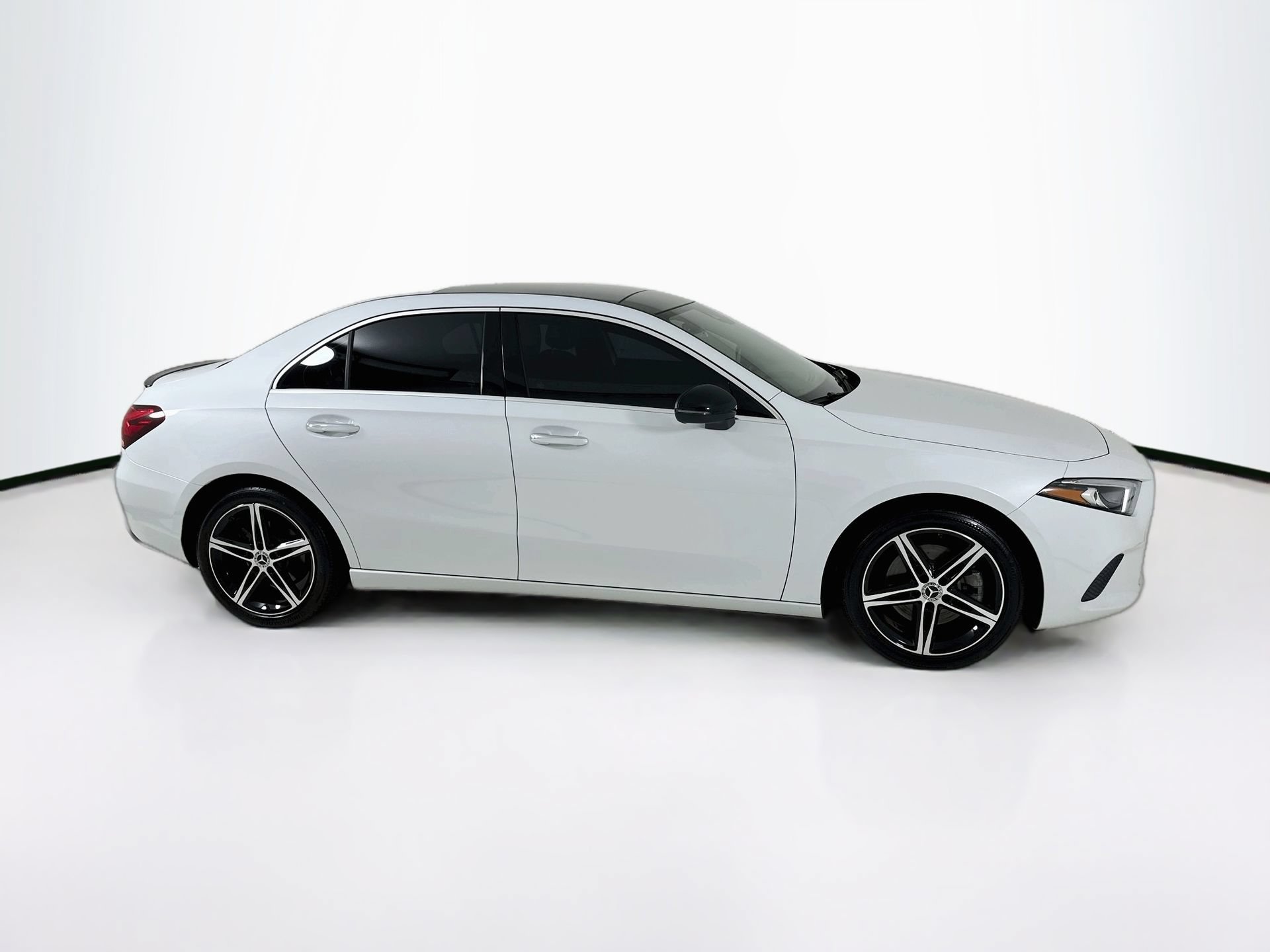 Used 2021 Mercedes-Benz A 220 4MATIC image 9