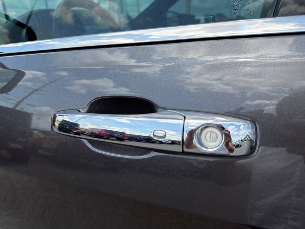 Used 2014 Jeep Grand Cherokee Overland AWD/4WD image 25