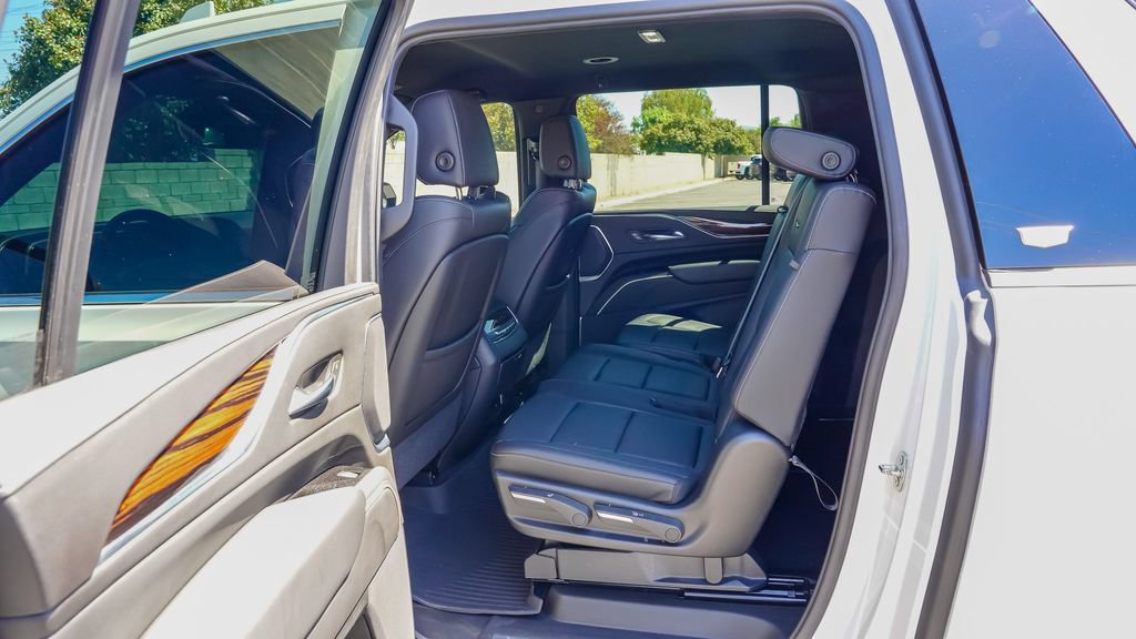 Certified 2021 Cadillac Escalade ESV Luxury RWD image 10