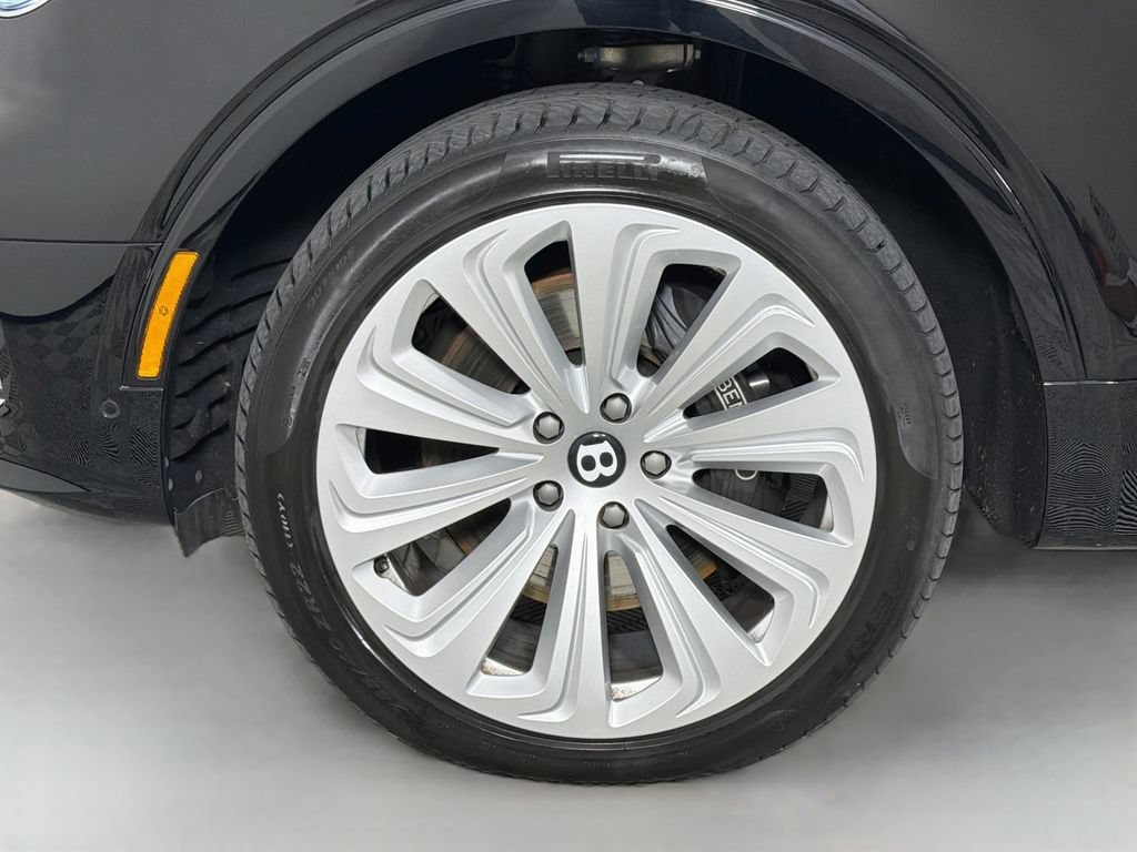 Used 2023 Bentley Bentayga AWD/4WD image 33