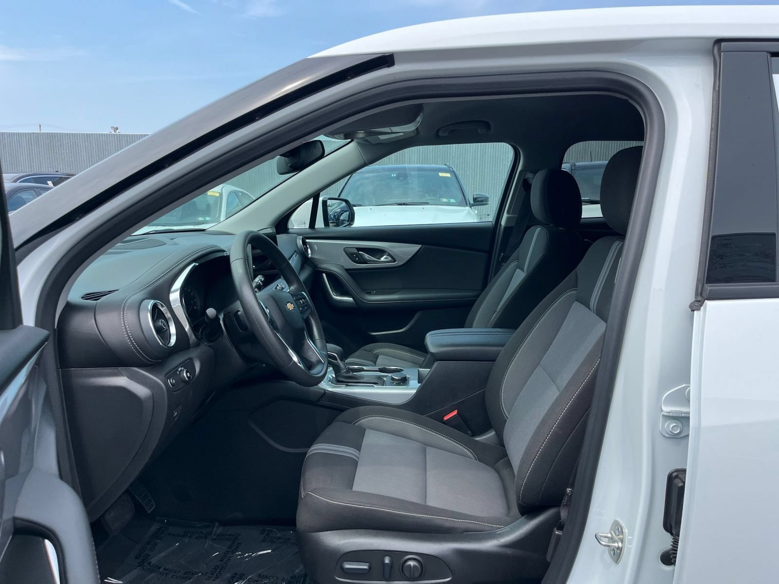 Used 2026 Chevrolet Blazer LT AWD/4WD image 28