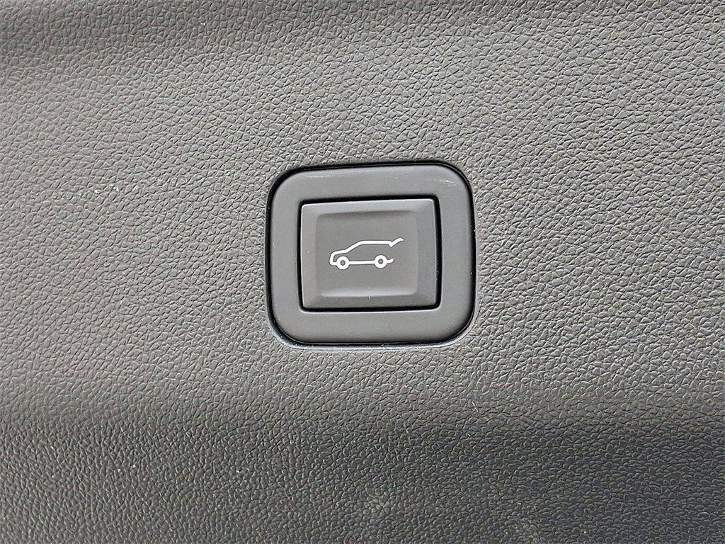 Used 2024 Chevrolet Tahoe LT w/ Luxury Package image 32