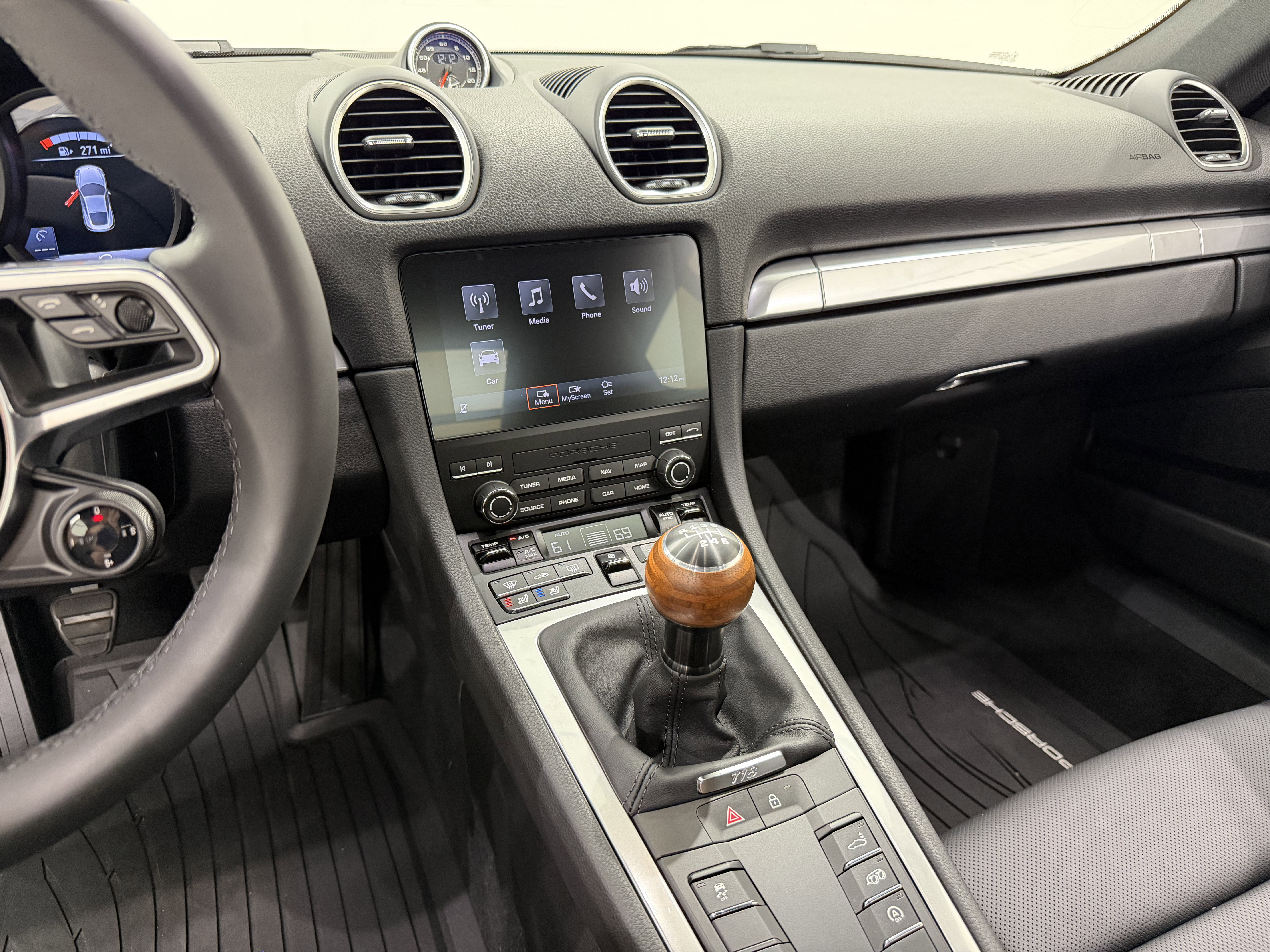 Certified 2025 Porsche 718 Cayman RWD image 30