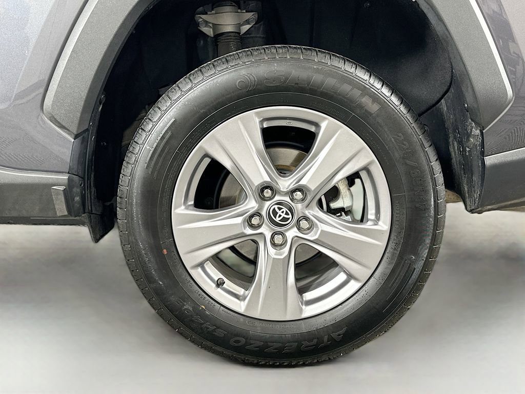 Used 2025 Toyota RAV4 XLE image 30