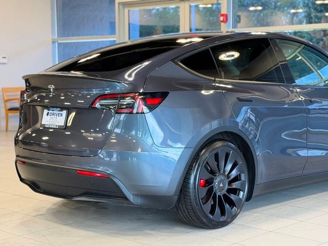 Used 2022 Tesla Model Y Performance AWD/4WD image 11