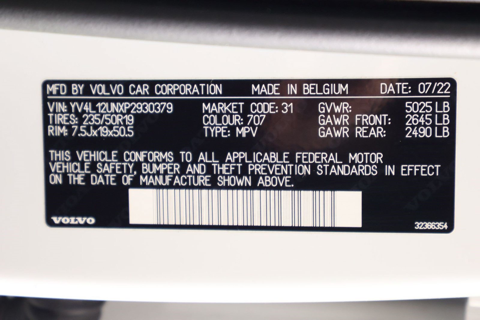Certified 2023 Volvo XC40 B5 Plus w/ Driver Assist Package AWD/4WD image 16