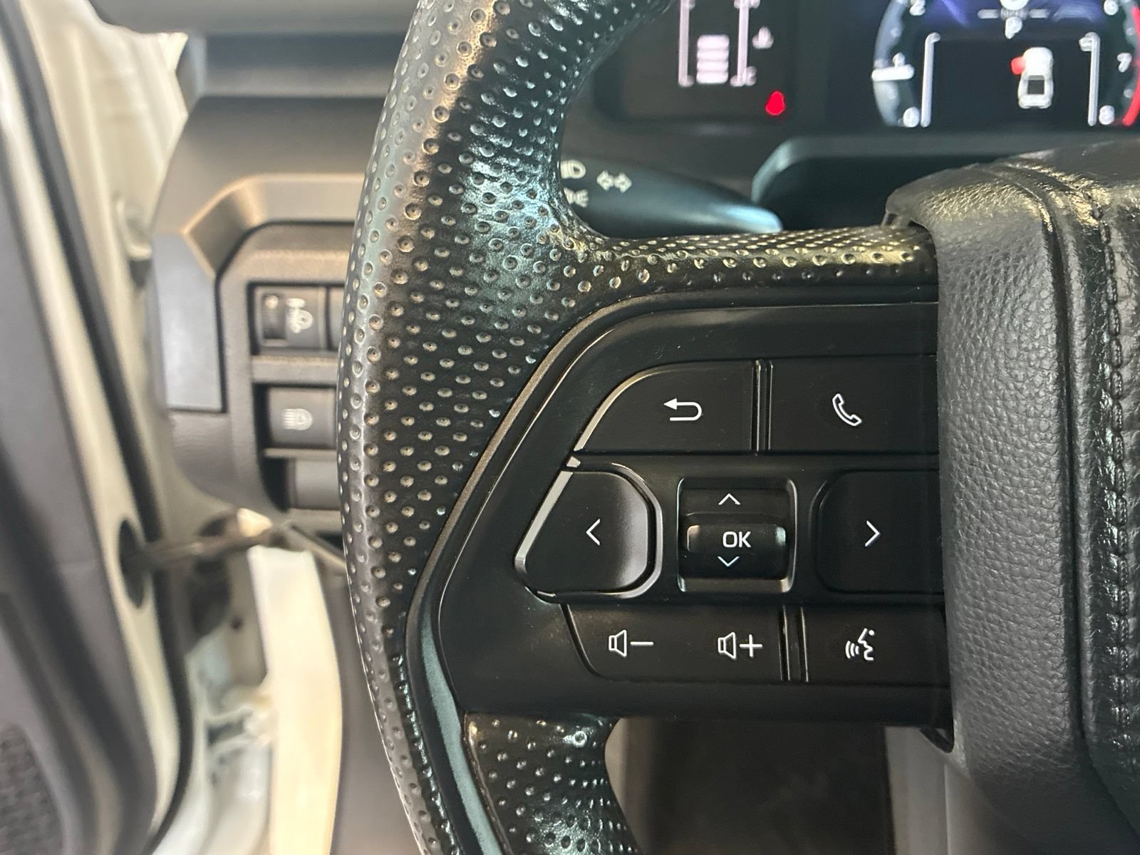 Used 2025 Toyota Tacoma SR RWD image 15