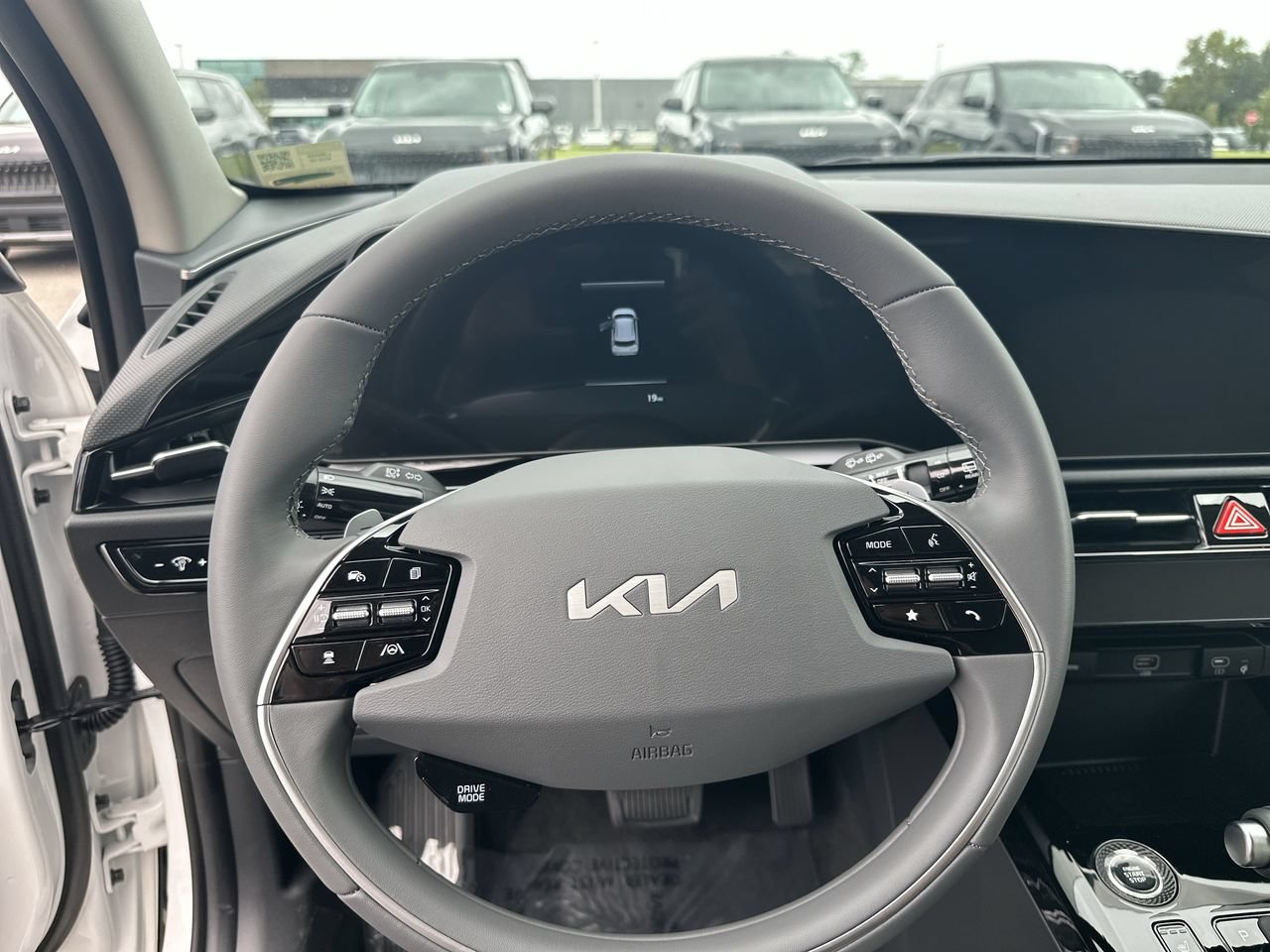 New 2026 Kia Niro EX FWD image 5