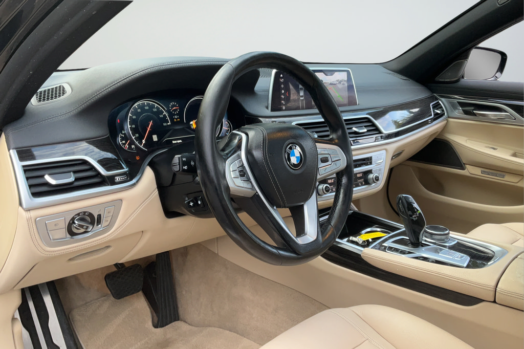 Used 2018 BMW 740i RWD image 24