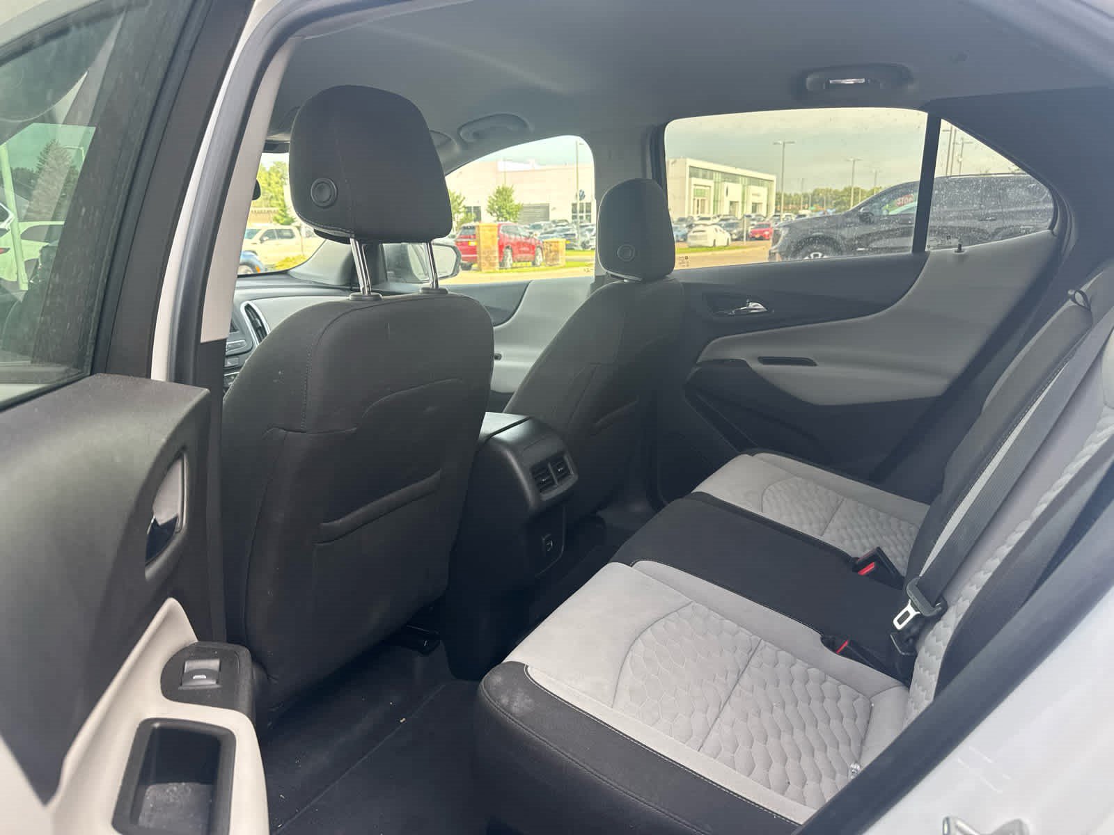 Used 2020 Chevrolet Equinox LS w/ LS Convenience Package AWD/4WD image 9