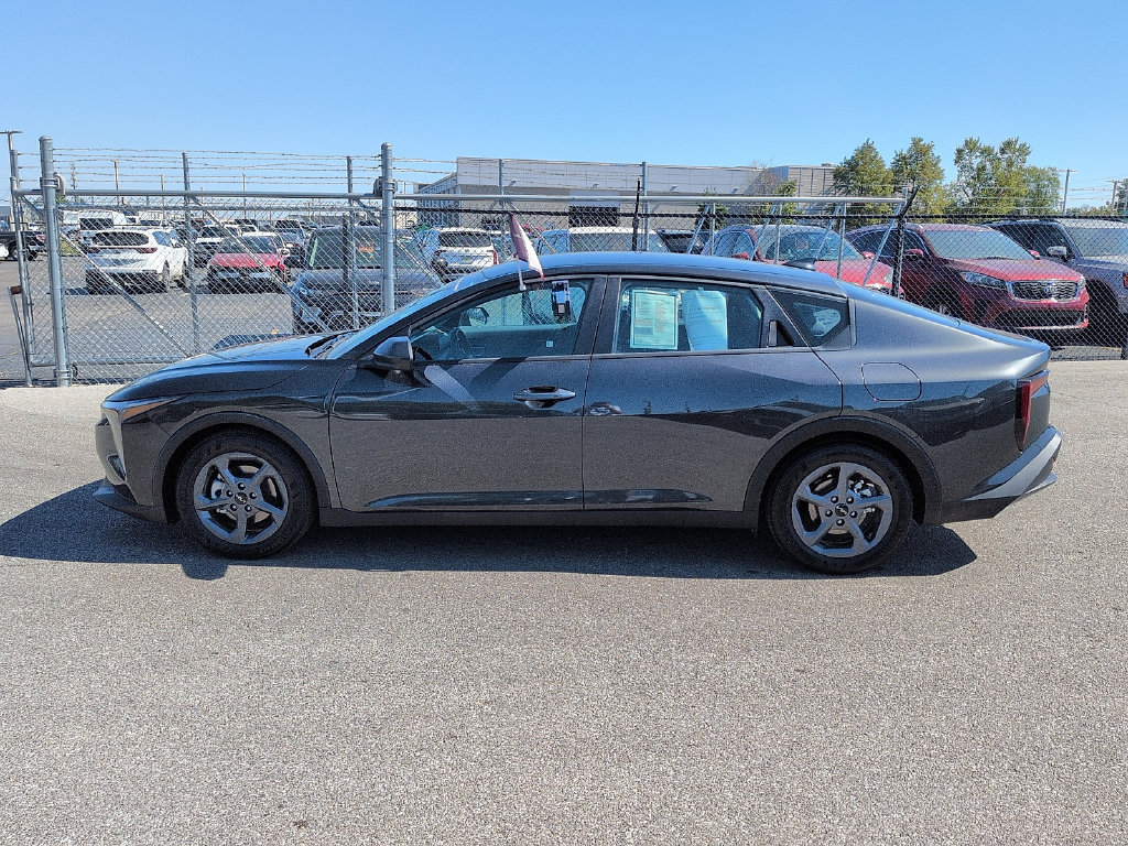 Used 2025 Kia K4 FWD image 4