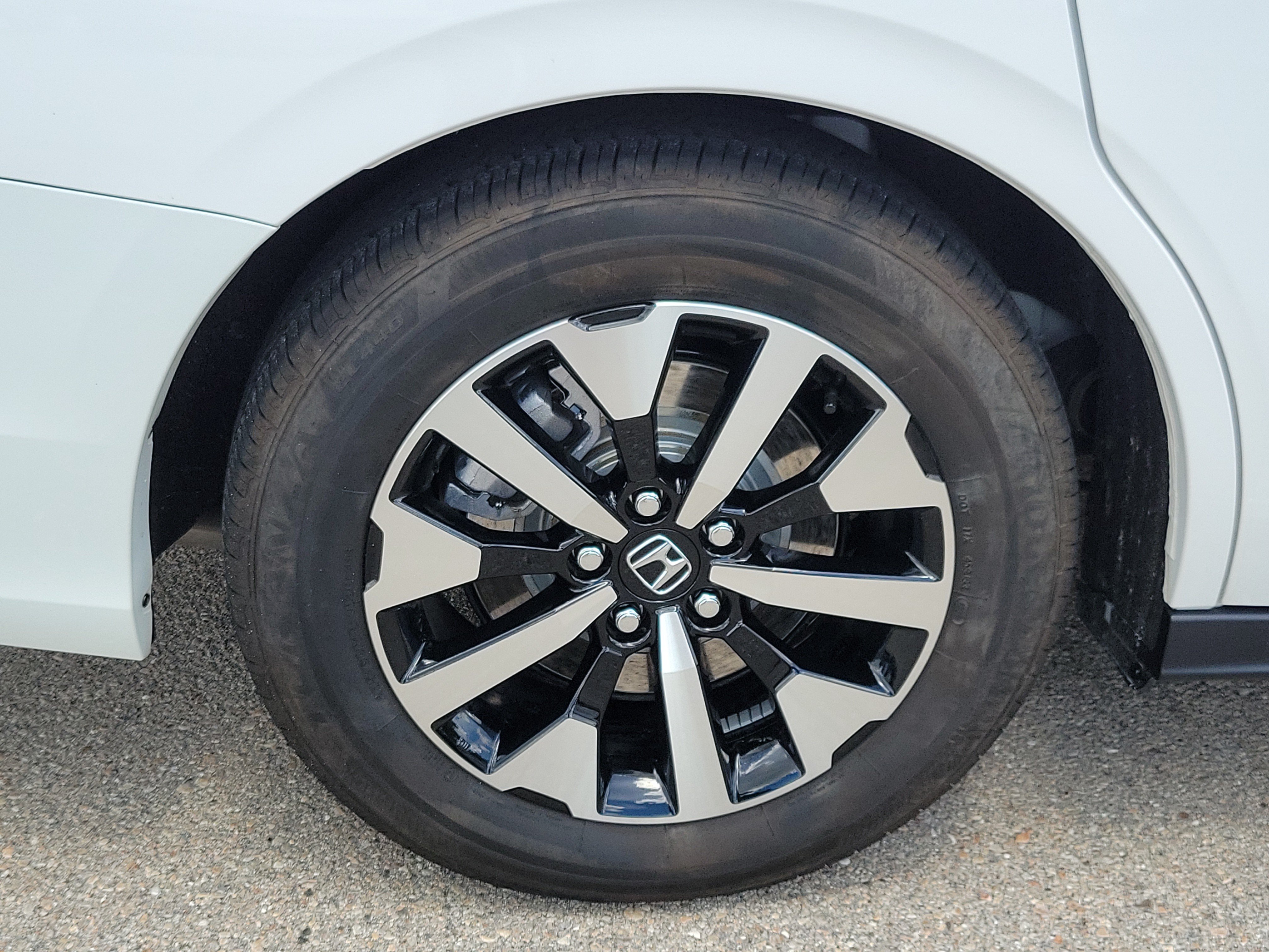 Certified 2025 Honda Odyssey EX-L image 11