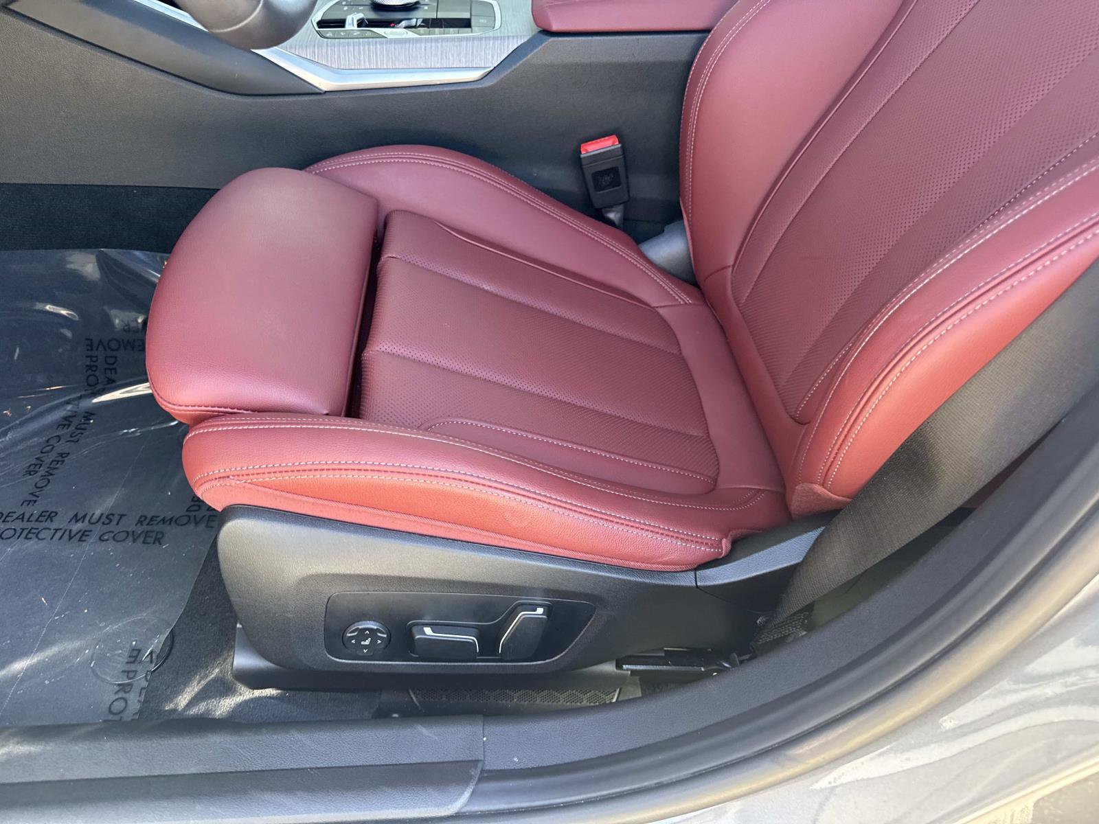 Certified 2025 BMW 330i Sedan w/ Premium Package image 19