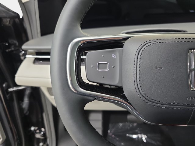 New 2026 Lincoln Nautilus Premier AWD/4WD image 14